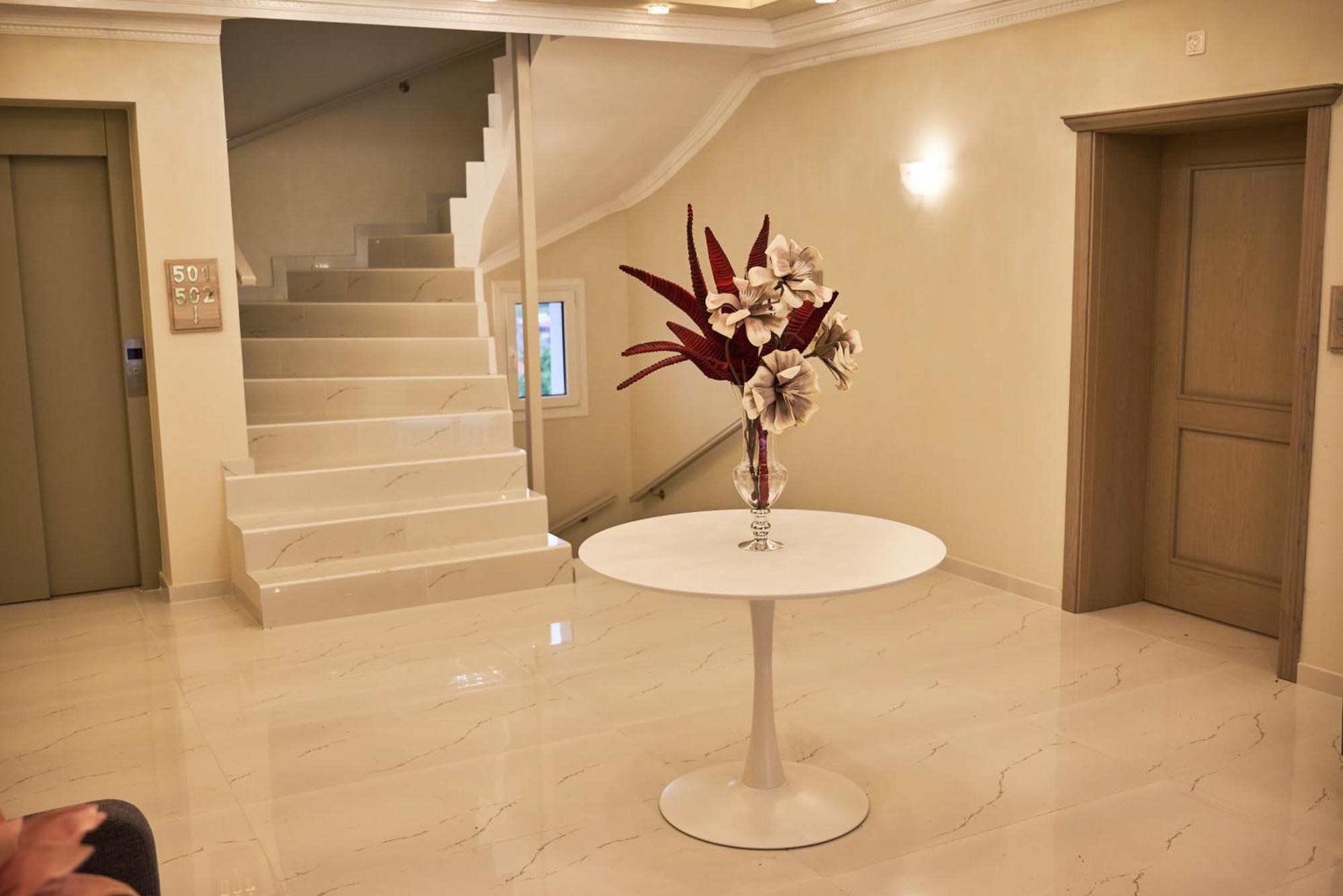 Famissi Sofita 7 Aparthotel Kalampáka Ngoại thất bức ảnh