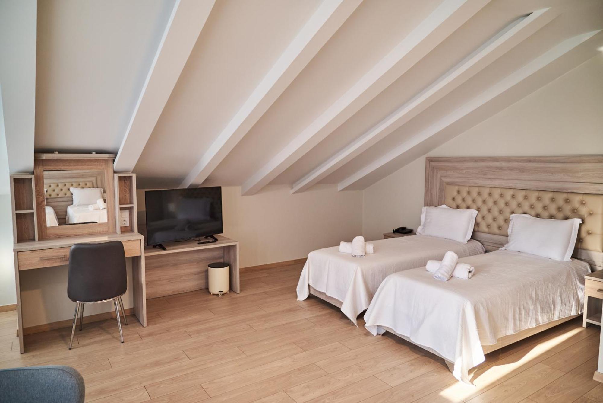 Famissi Sofita 7 Aparthotel Kalampáka Ngoại thất bức ảnh